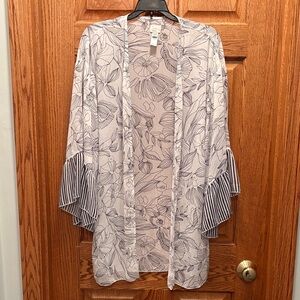 A New Day Black and White Floral Kimomo